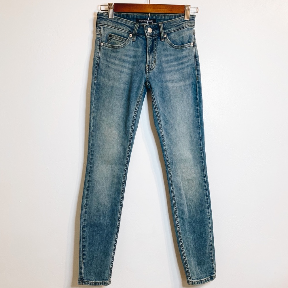 Calvin Klein Mid Rise Skinny Jeans Size 24X30